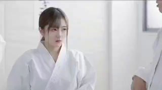 [Uncensored] 白裙兔女郎新人美女，下海首秀，美腿白色网袜，无敌白虎粉穴，跳蛋塞入震动浪叫不断